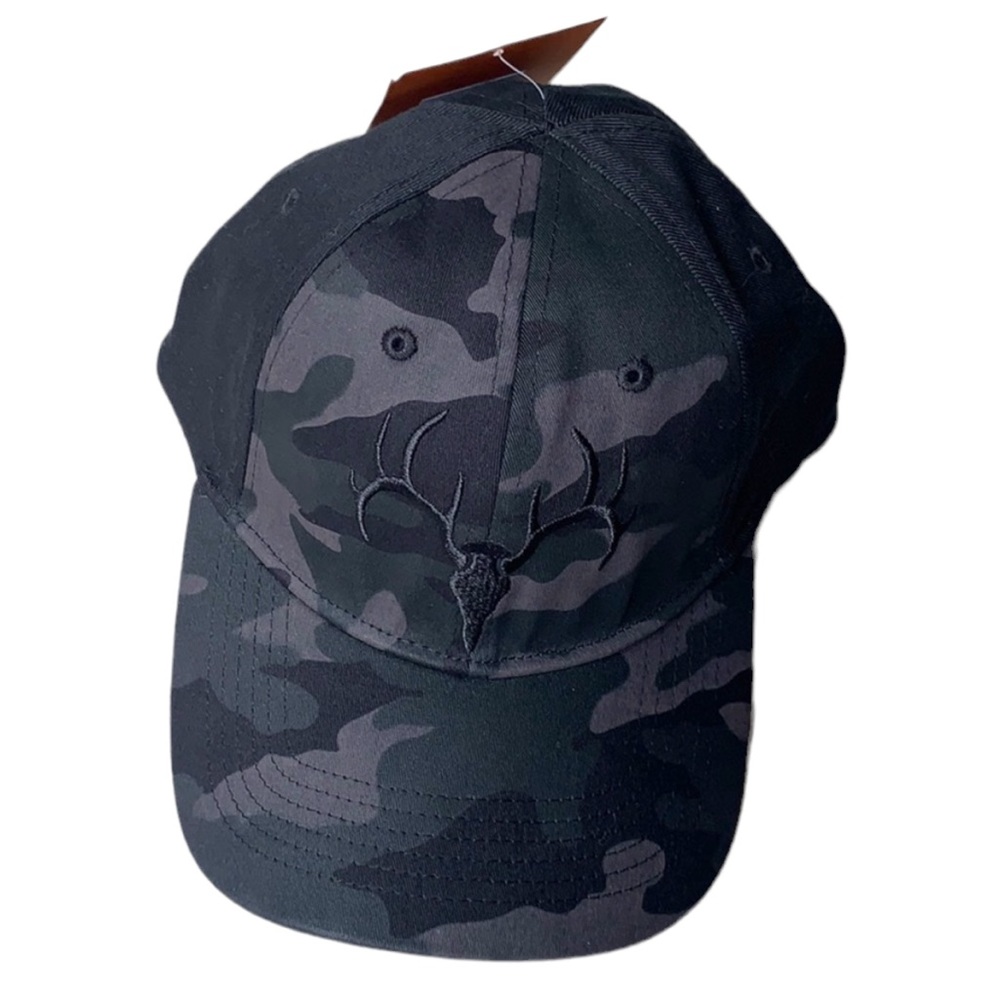 NWT Size L/XL Men’s Field & Stream black/camo pattern hat.